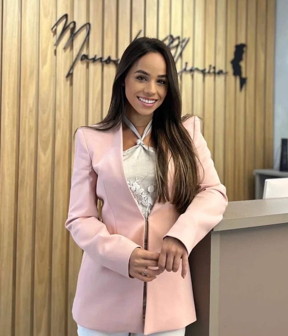 Dra. Manuela Oliveira em atendimento